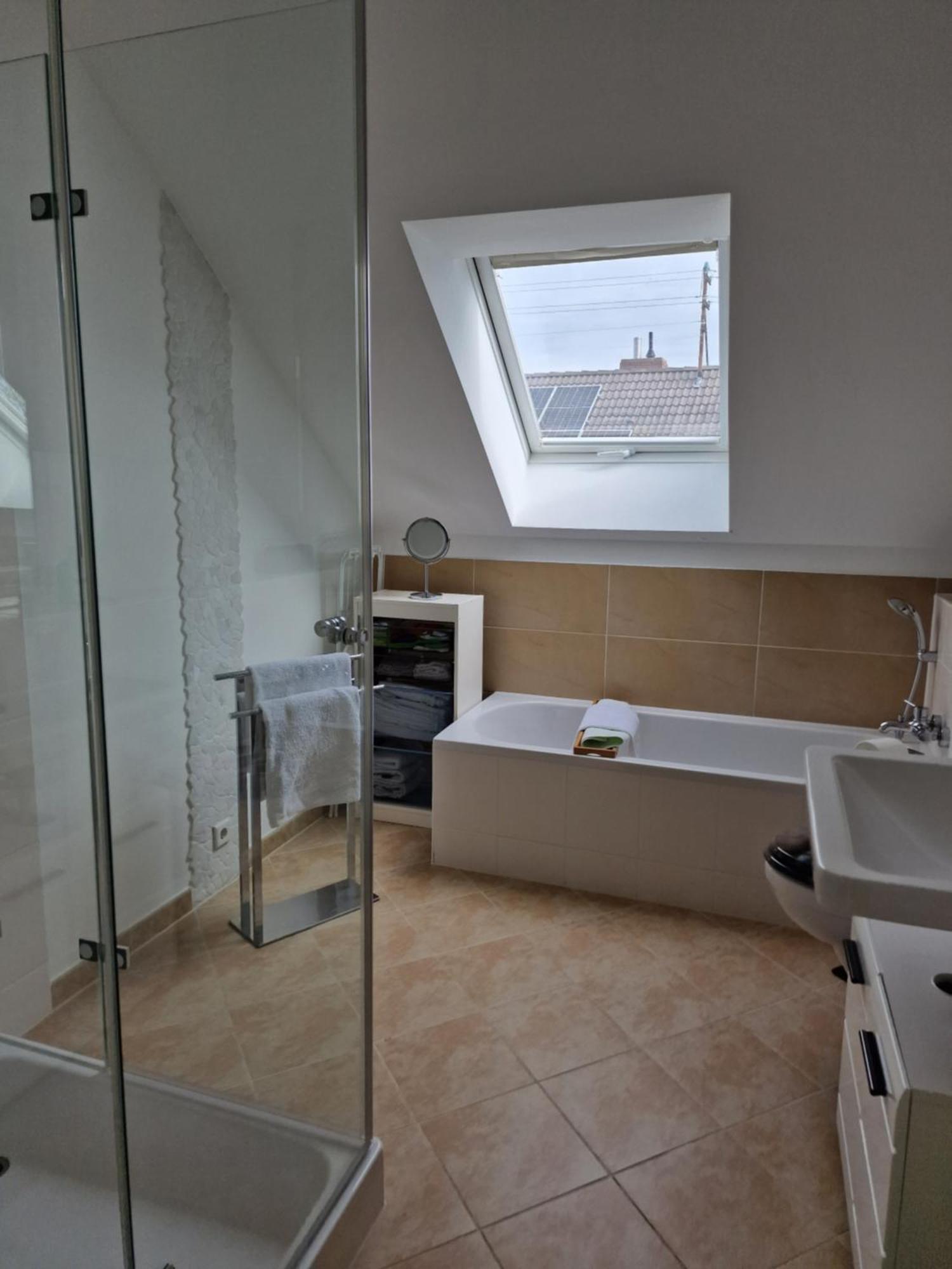Ferienwohnung Rosenbluete Neustadt an der Weinstrasse Luaran gambar